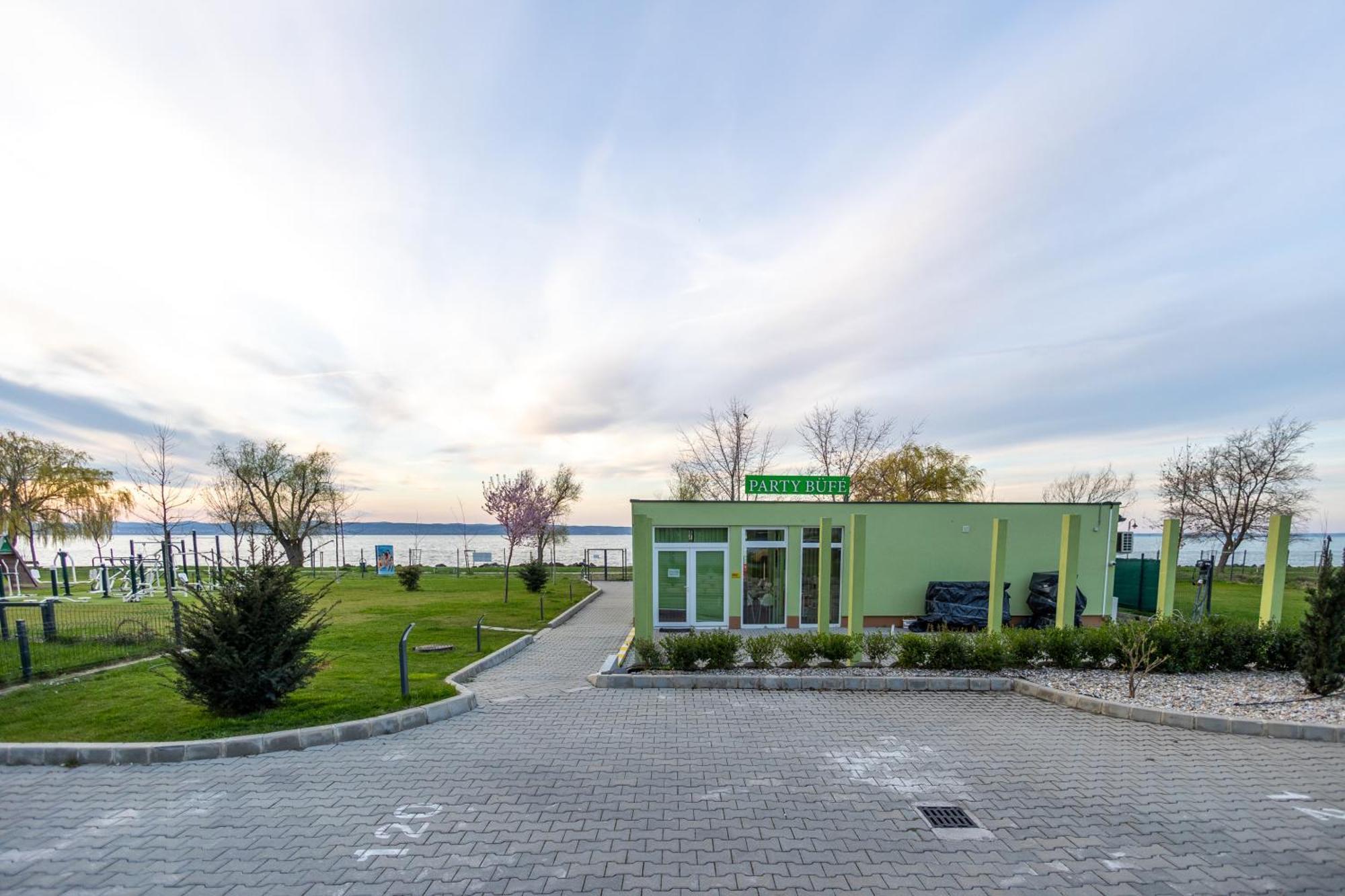 Marine Apartman By Bltn Siófok Exteriér fotografie