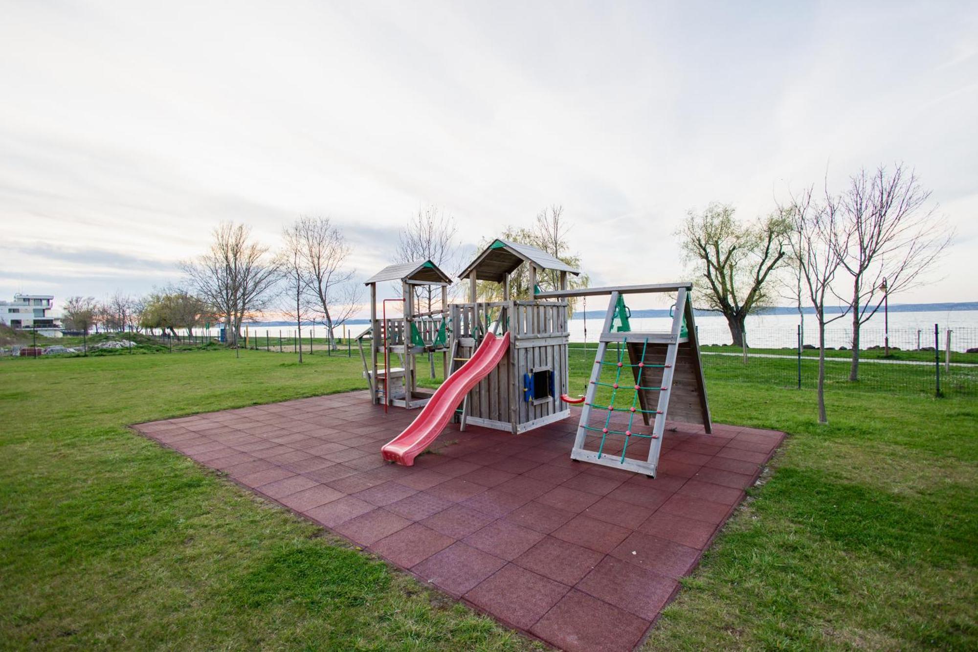 Marine Apartman By Bltn Siófok Exteriér fotografie